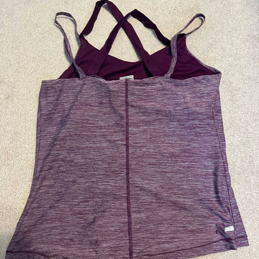 Daskin tank top with bra size medium - Picture 2 of 2